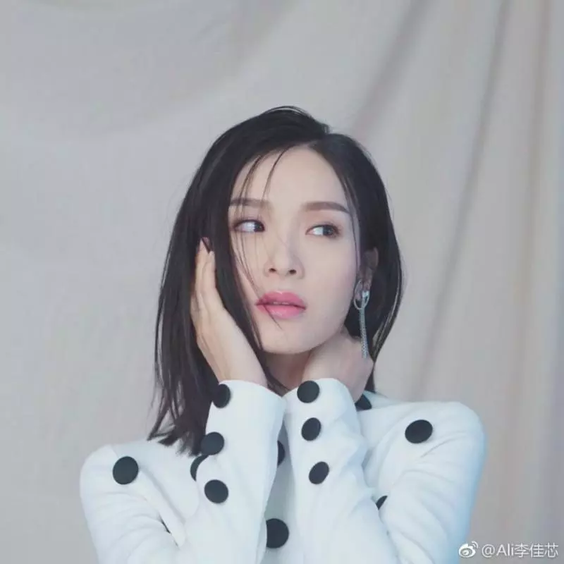 【10位TVB女藝人素顏照大PK!】素顏女神李佳芯竟然排在第二!排在第一的是「她」!