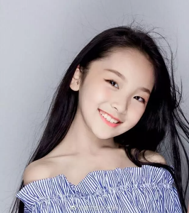 【比范爺還厲害!!】范冰冰高顏值堂妹正式出道!7歲就當上女主角!