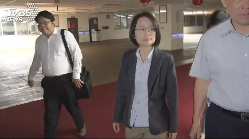 拒進議會還挑釁? 吳音寧PO文「遵守法規」