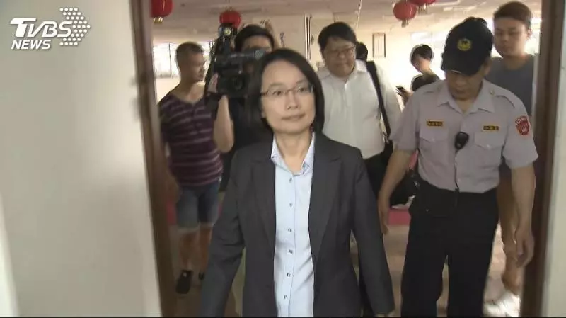 拒進議會還挑釁? 吳音寧PO文「遵守法規」