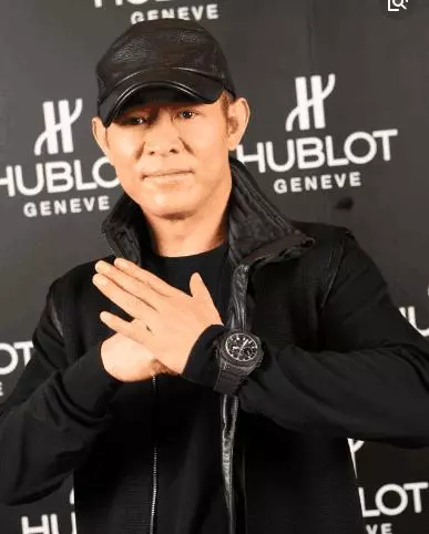 日本女記者採訪李連杰: 南京大屠殺三十萬誰數過? 李連杰的回答令她啞口無言!