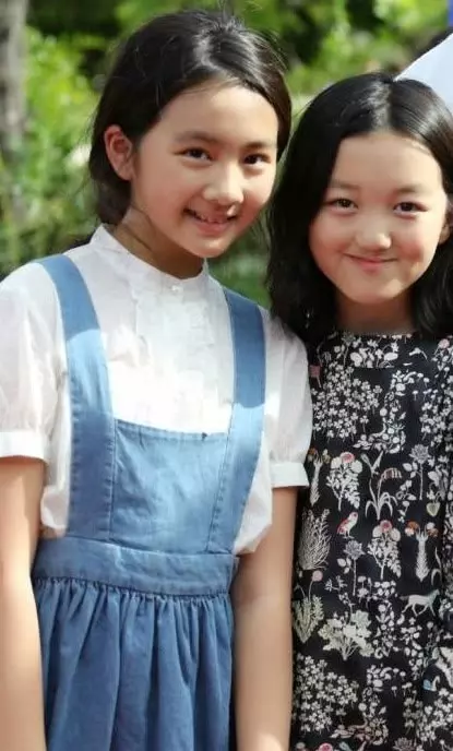 王菲女兒近照,12歲就打扮成媽媽模樣,網友:天后繼承有望了!