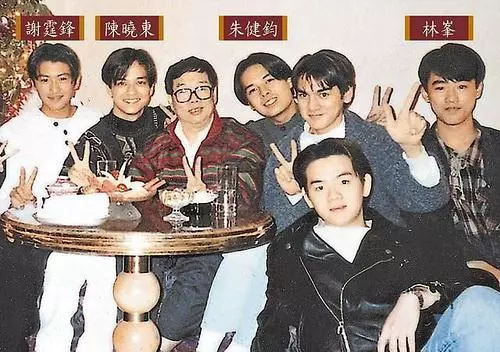 沒見過的合照:謝霆鋒竟然艷壓了所有人,林峰這變化也太大了吧!
