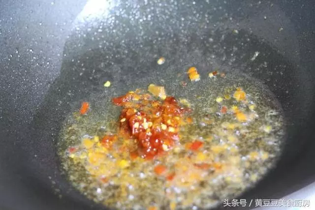 炒雞蛋加它,連鹽都省了,出鍋後立馬變成一道人見人愛的下飯菜