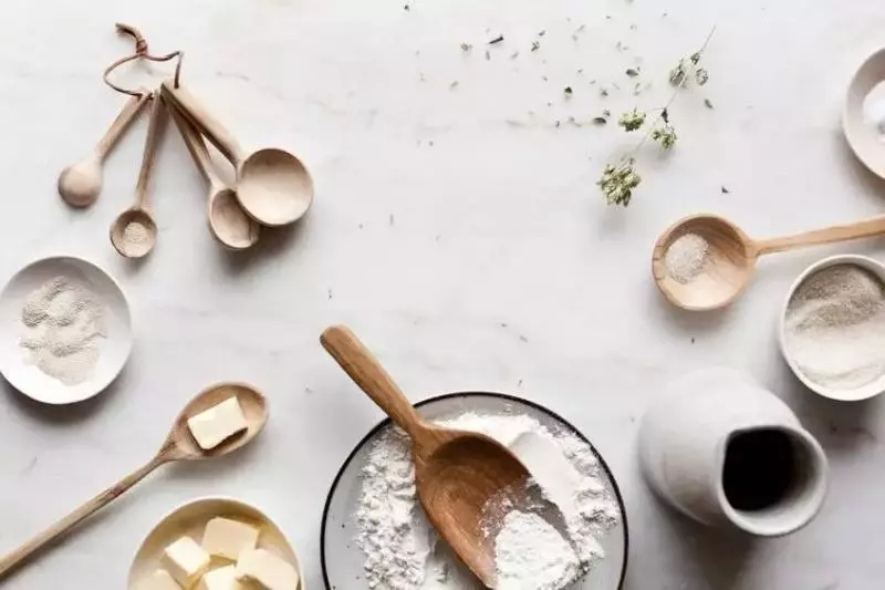 洗菜時加點它,髒東西、菜蟲自己跑出來!以前都白洗了!快學習吧!