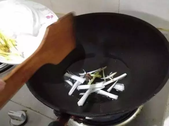 這三種菜一起炒,簡直好吃到沒話說,非常鮮,還軟化血管保護心髒!