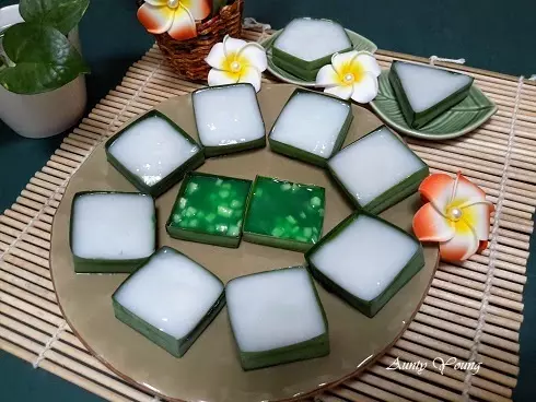 很久以前就想做這個好吃又可愛的糕點 ~ 香蘭椰汁馬蹄糕 ( Kuih Tako )