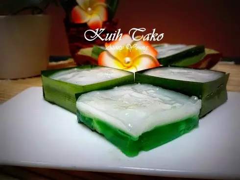 很久以前就想做這個好吃又可愛的糕點 ~ 香蘭椰汁馬蹄糕 ( Kuih Tako )