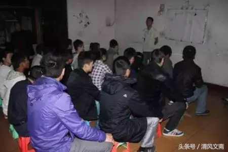 女大學生被騙進傳銷,農村父親扮流浪漢尋找,看見女兒卻裝不認識