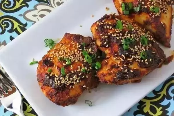 簡單又美味的雞胸肉做法，告別水煮雞胸！減脂也能放心吃