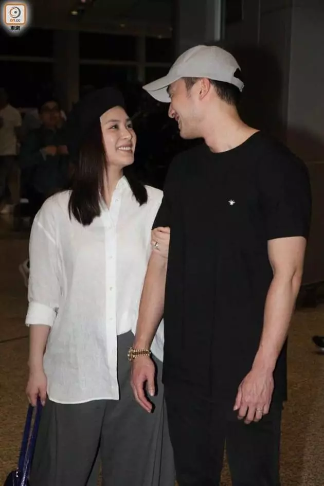 漂亮到不清不楚!阿嬌中式裙褂婚紗照曝光!高貴優雅❤足金金器超豪!