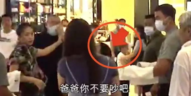 【身體好了,火氣也跟著加大!】劉鑾雄大罵「手機女」,甘比女兒力挽狂瀾!網友吐槽:有錢了不起~
