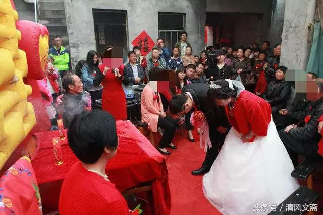 農村小伙在餐館撿到錢包,堅持在店內等失主,2小時後等來了驚喜