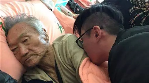 傅達仁親筆墓誌銘曝光 惹哭一票網友