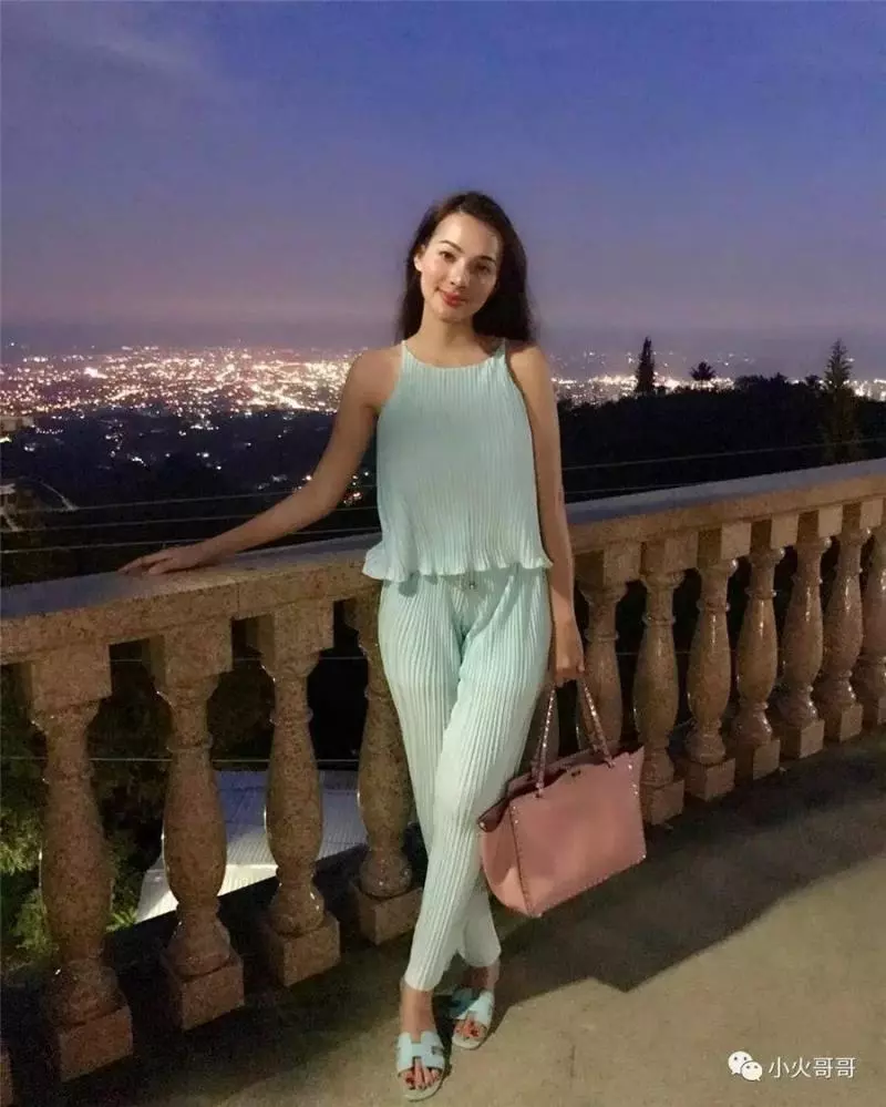 吹水站Mike：我同學的媽媽真的很夠力！每次去她家吃飯都要這樣..看到我傻眼！
