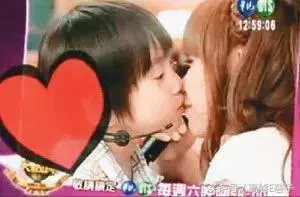 14歲小小彬被爸爸當搖錢樹來還房貸養全家!如今近照曝光,手腳潰爛令人心疼!