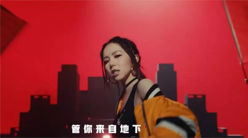 Bitch的舞臺!陳冠希鄧紫棋隔空吵架?!