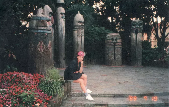 梁朝偉為什麼30年獨愛劉嘉玲?看完舊照網民秒懂!