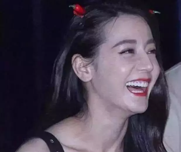 這些女星一大笑就破功,形象盡毀,只有她最美