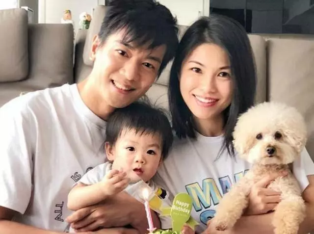 TVB力捧小生演最新港劇被贊有進步,和5億富家女結婚生子好幸福!