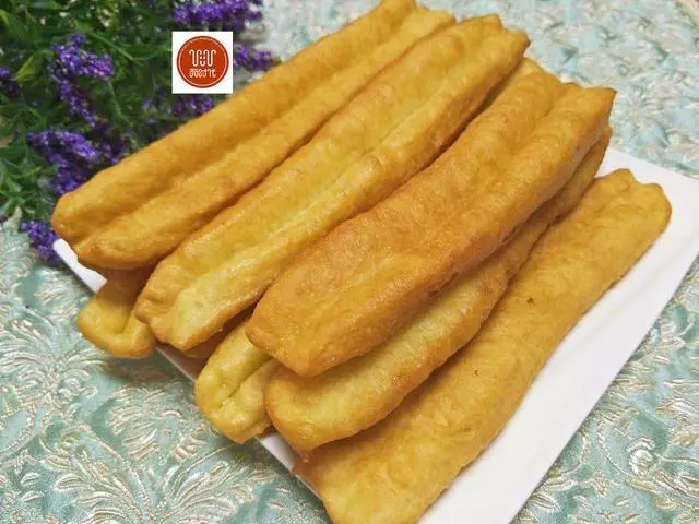3分鐘教你炸油條,簡單好學,在家輕輕鬆鬆吃早餐