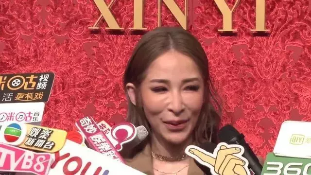 蕭亞軒近照曝光!臉部超僵?!