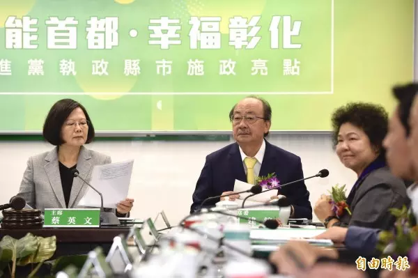 港都雄青鬥陣營 陳菊與年輕朋友分享40年從政經驗