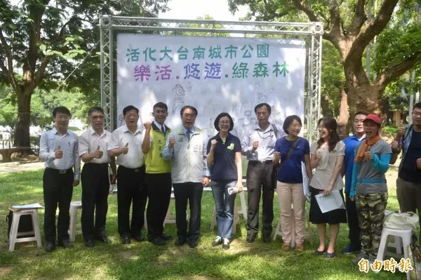提高南市警消加給 黃偉哲簽署承諾書