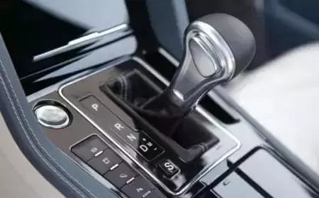 自動擋車,是先熄火再掛p擋好,還是先掛p擋再熄火好,你怎麼做?