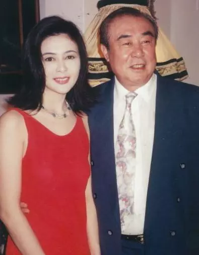 關之琳何以能艷絕天下,看看她的爸媽,不得不承認基因的強大!