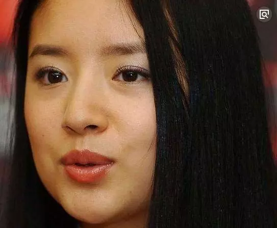 高清鏡頭下的女星,楊冪暴露缺陷,熱巴老十歲,最驚艷的是關曉彤