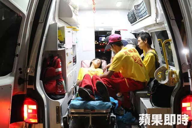 3車連環撞菜渣噴國道 陣頭團12傷送醫 | 蘋果日報