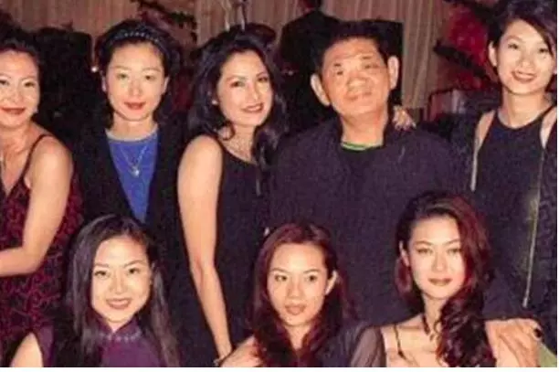 她17歲拍片29歲自殺,與「乾爹」戀愛糾纏不休,還被曝在家中養鬼!