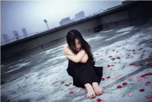 新婚夜我被婆婆暴打一頓送回娘家,老公說了經過,爸爸媽媽傻了眼