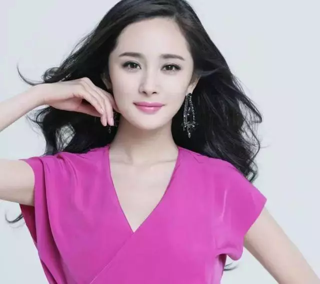 我想變楊冪:女粉砸450萬削骨整成楊冪,整容後全民跪了