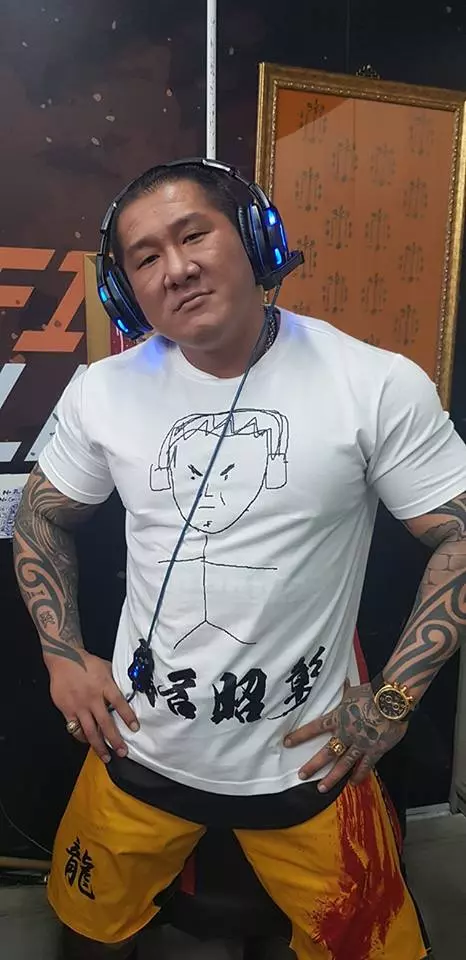 挺蔣月惠!館長霸氣「捐款20萬」被網友嗆聲,他無奈告白「家人恨我」放話不會再捐錢!