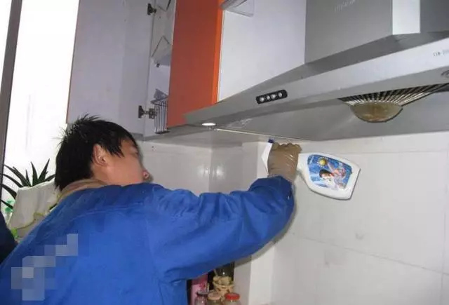 老師傅都是這樣清洗油煙機的,太聰明了,簡單又方便!