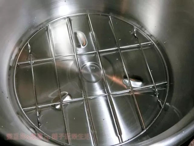 【電鍋食譜】零失敗懶人料理!麻油雞飯簡單上桌