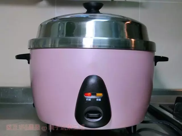 【電鍋食譜】零失敗懶人料理!麻油雞飯簡單上桌