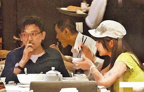 曾經紅極一時女打星,息影后變網紅臉,今被前男友折磨患抑鬱症!