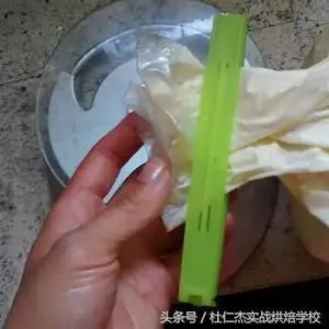 輕芝士蛋糕的做法,輕芝士蛋糕怎麼做好吃,輕芝士蛋糕的家常做法