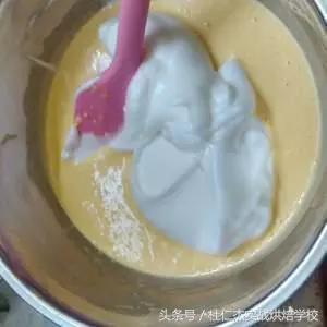 輕芝士蛋糕的做法,輕芝士蛋糕怎麼做好吃,輕芝士蛋糕的家常做法