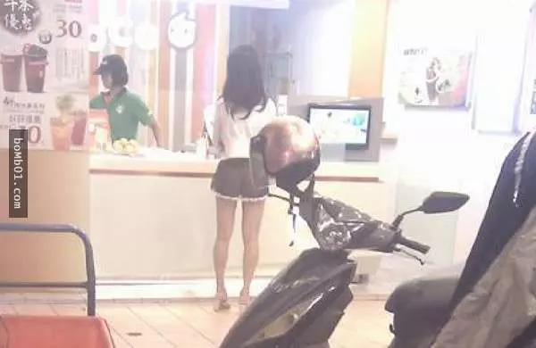 女老師到飲料店點了「買六送二」的飲料卻堅持只付4杯錢,聽到她的神邏輯連小學生都會傻眼啊!