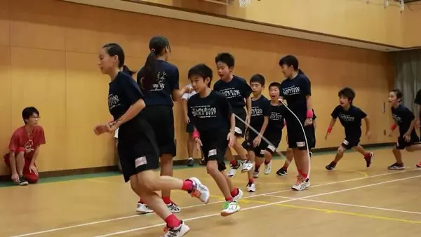 1分鐘230個 日小學生破世界跳繩紀錄