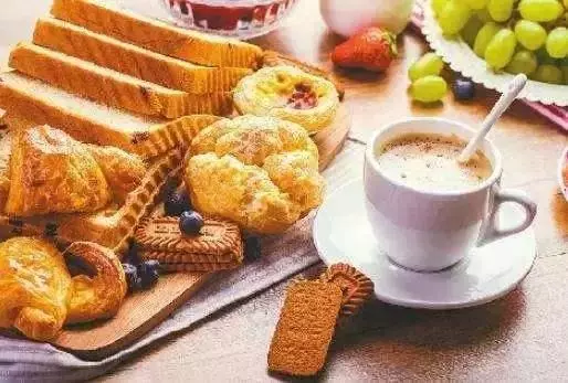 血壓高的人注意,5種食物不要多吃,會讓血壓「直線飆升」