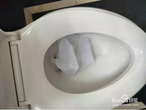 一次性馬桶坐墊紙的正確用法!沒想到這麼多人都用錯了......長見識了!!
