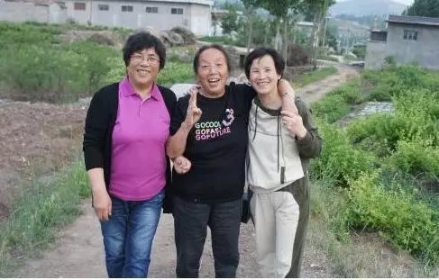 姐姐嫁打工男，妹妹嫁老闆兒子，母親的一場大病，她們倆看清婚姻