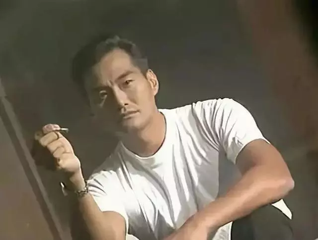 入行近40年演惡霸悍匪最深入民心,60歲TVB老戲骨虎父無犬子!