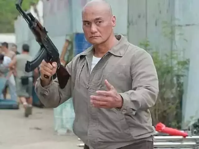 入行近40年演惡霸悍匪最深入民心,60歲TVB老戲骨虎父無犬子!