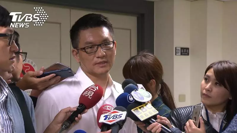 十大驚世駭俗政壇名人 特異形象背後原來也有另一面!